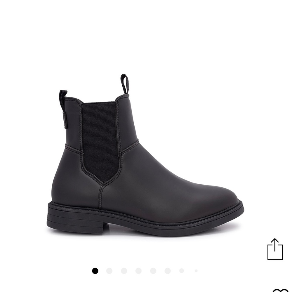Elements Chelsea boots